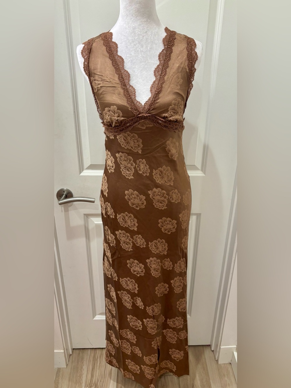 NWT Thirty Thirty Satin and Lace old Hollywood brown Floral Slip Dress - S